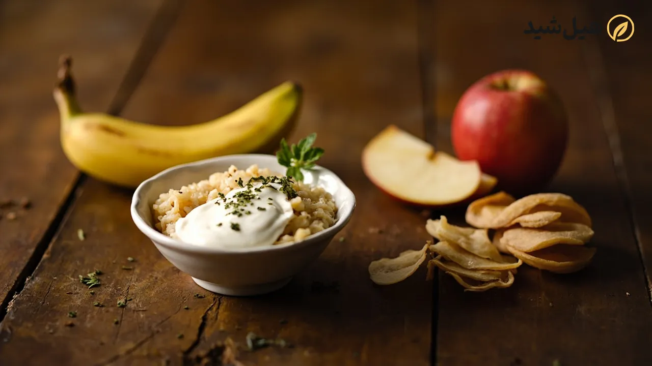 غذاهای سبک و مناسب برای اسهال شامل کته ماست، موز و سیب