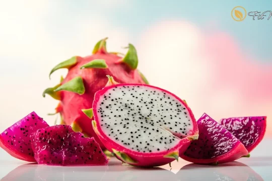 برش‌های میوه اژدها قرمز و سفید با خواص آنتی‌اکسیدانی و فیبر بالا